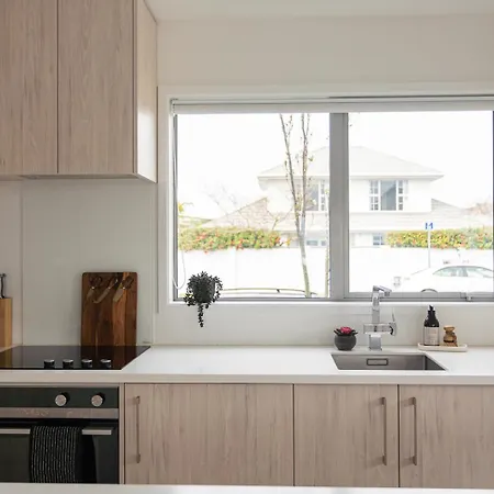 Cosy 2 Bed 3 Bath Home Close To Cbd And Hagley Park Addington Exterior photo