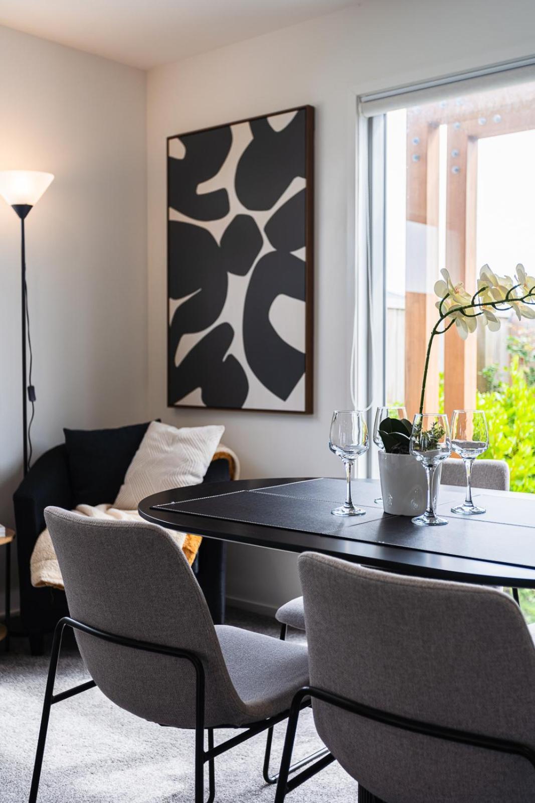 Cosy 2 Bed 3 Bath Close To Cbd And Hagley Park